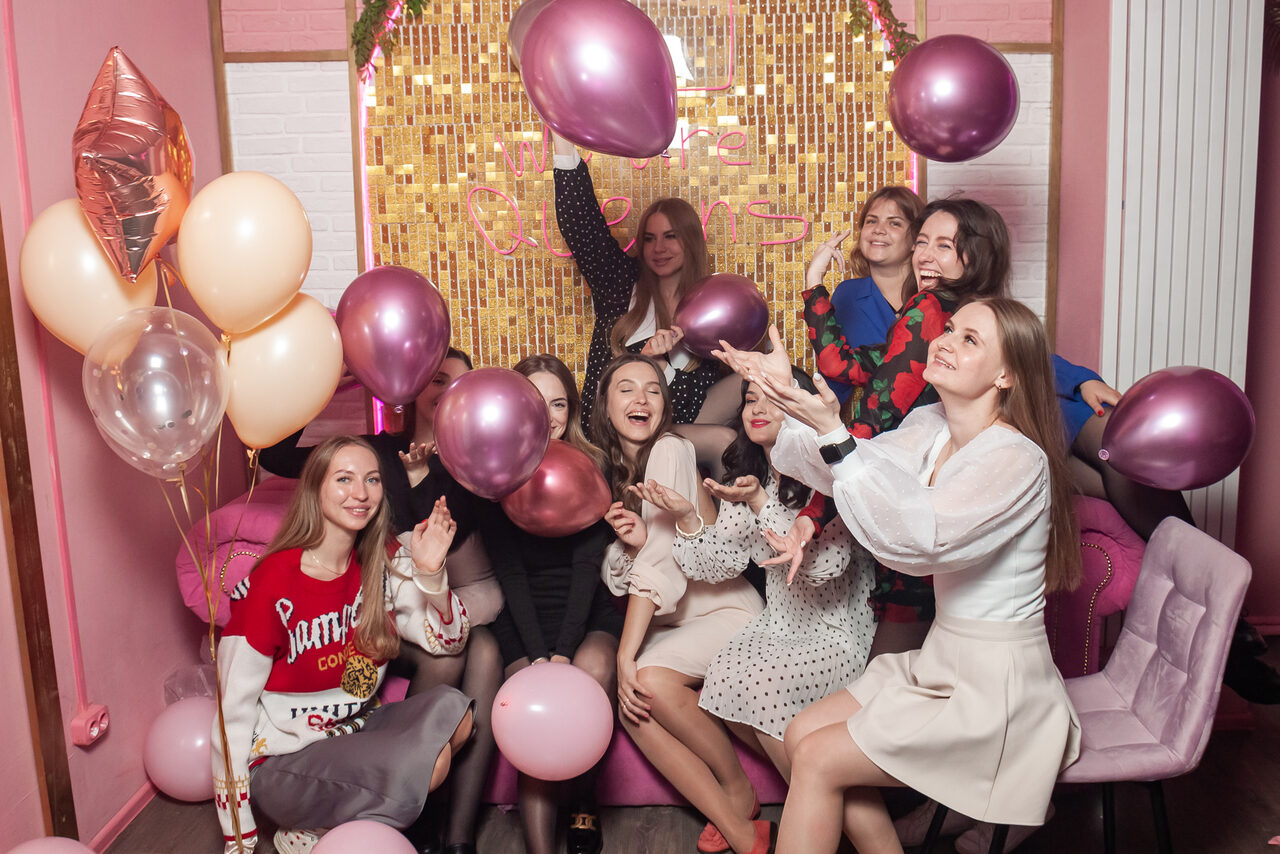 Арендовать Космополитен. Розовый лофт-зал