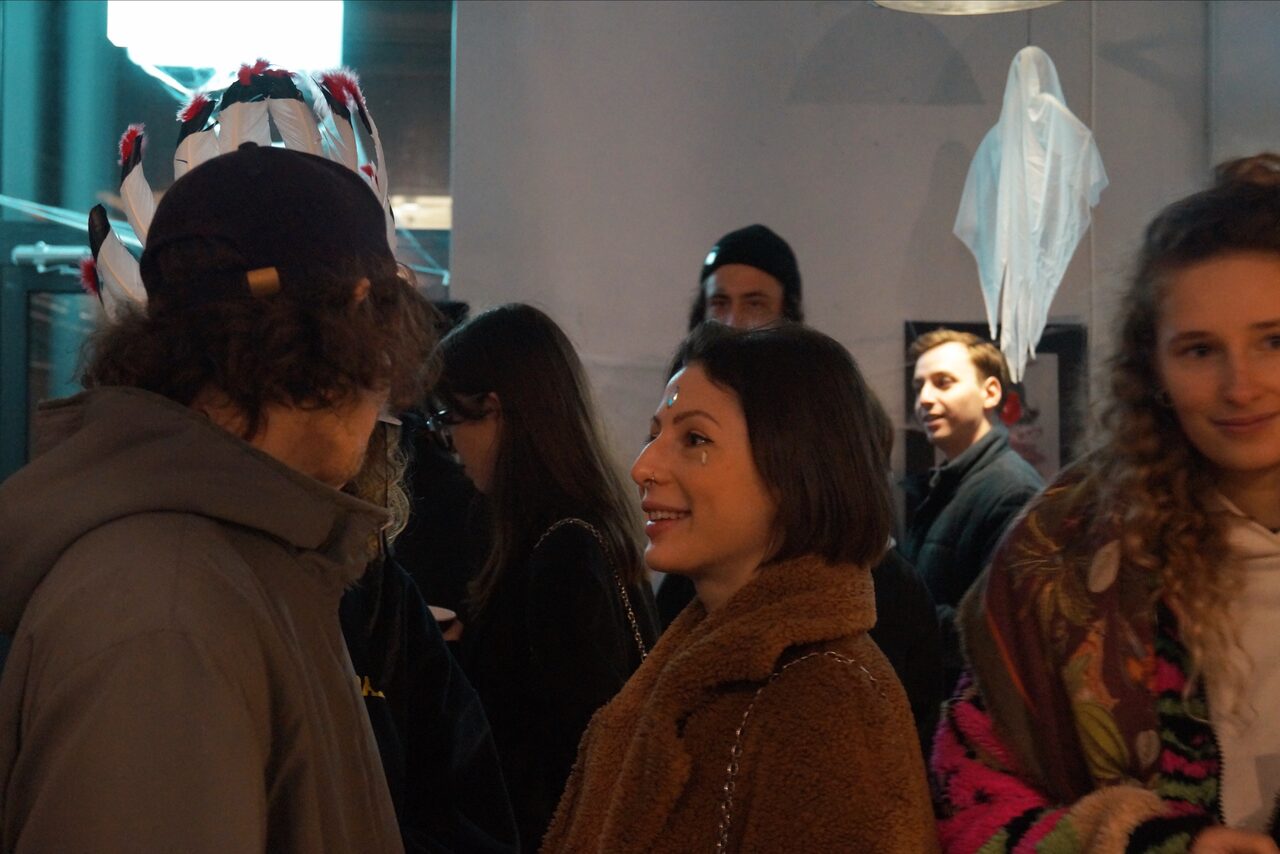 Арендовать Уютный зал пиццерии 