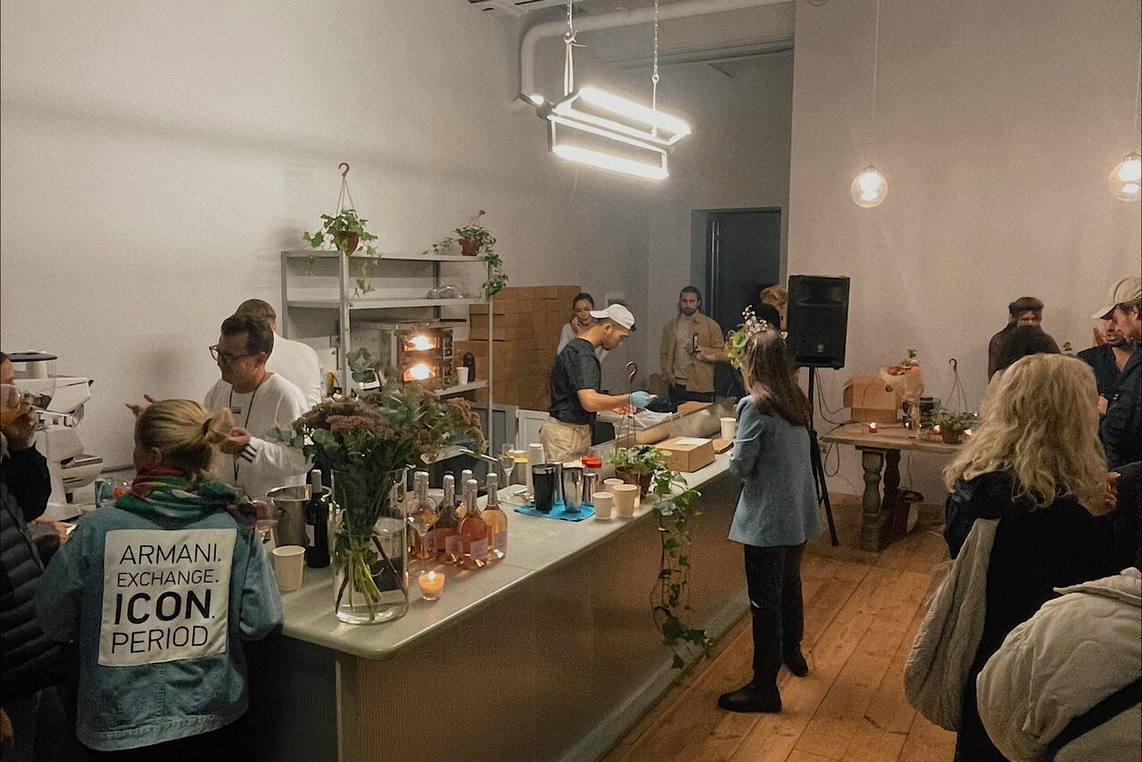 Арендовать Уютный зал пиццерии 