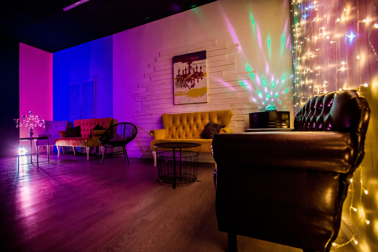 Арендовать Лофти. Lofty. Яркий лофт для вечеринок