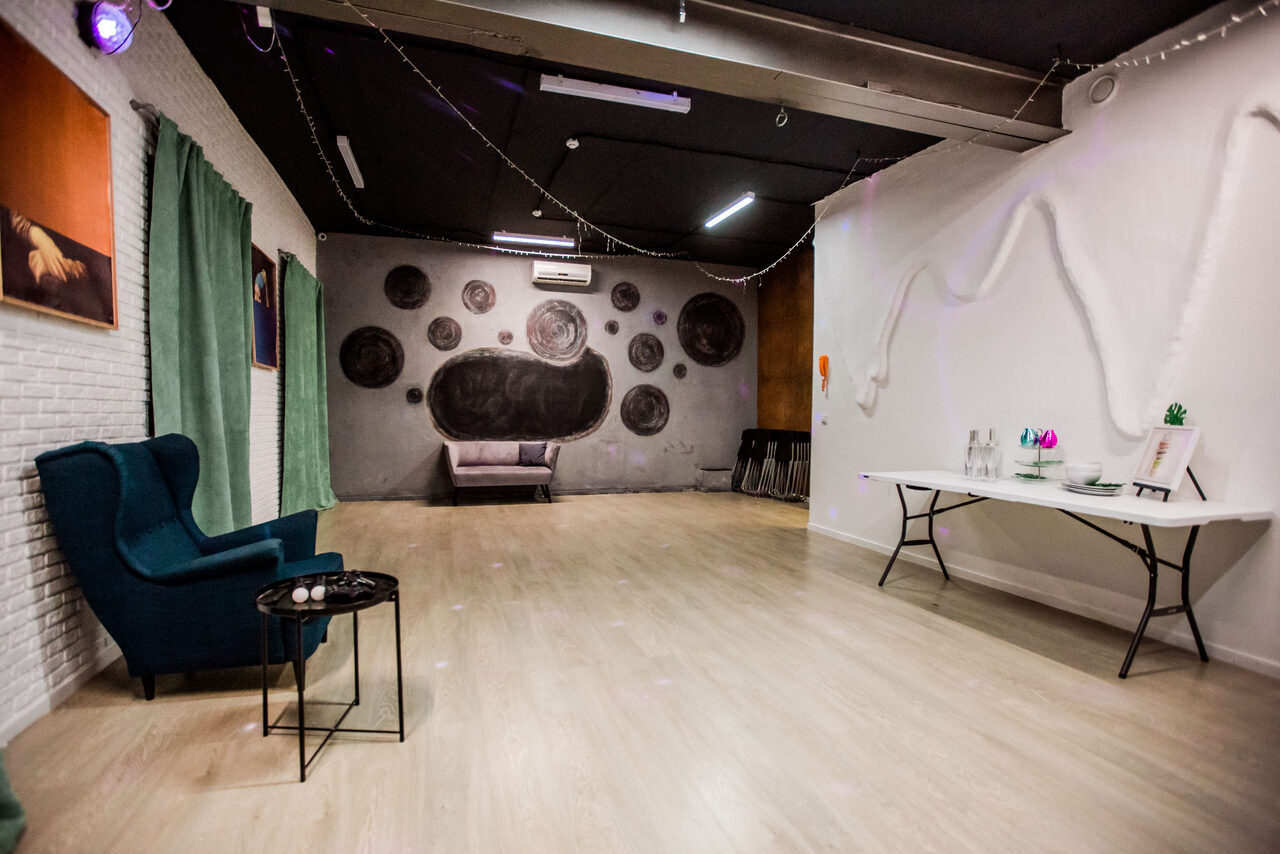 Арендовать Лофти. Lofty. Яркий лофт для вечеринок