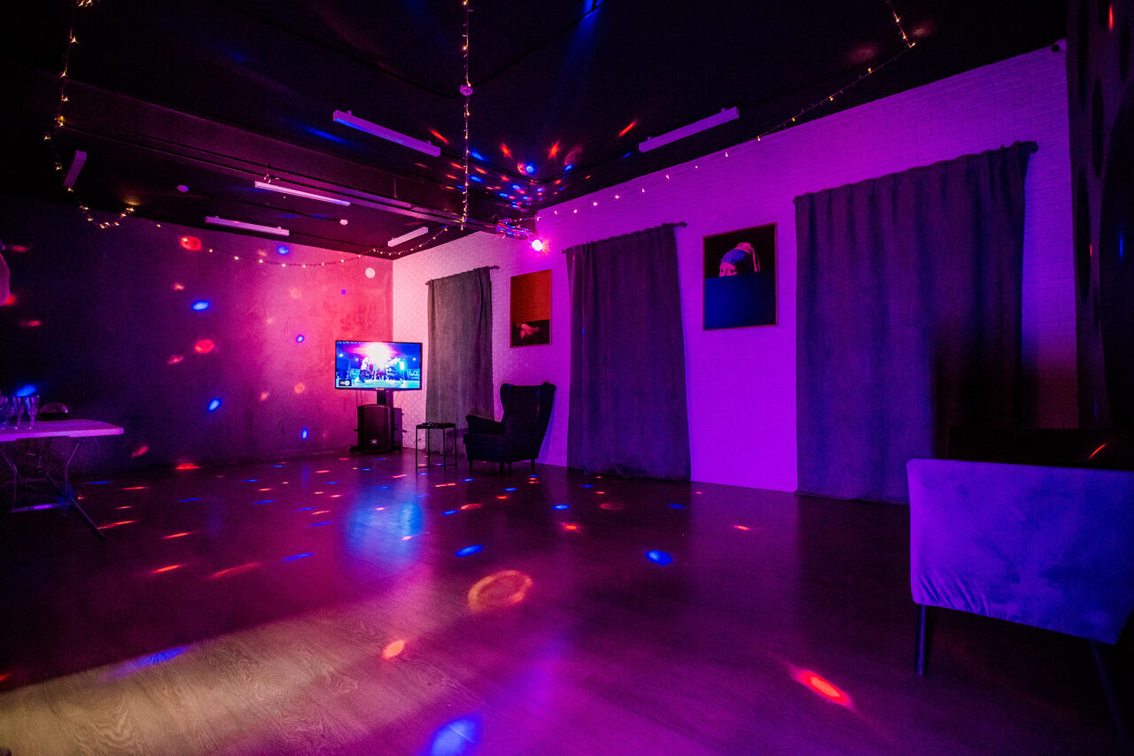 Арендовать Лофти. Lofty. Яркий лофт для вечеринок