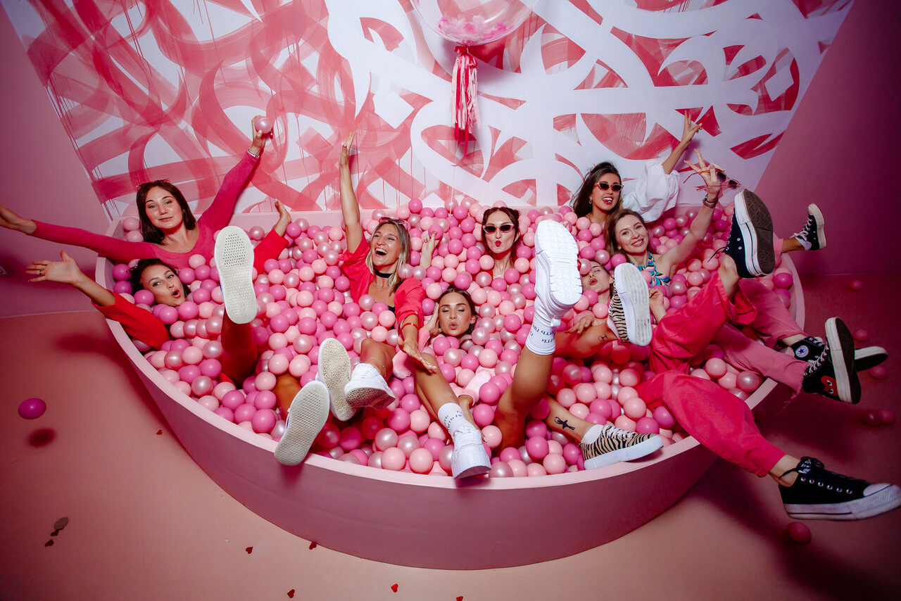 Арендовать Wow Place Loft. Mr. Pink. Розовый лофт для вечеринок