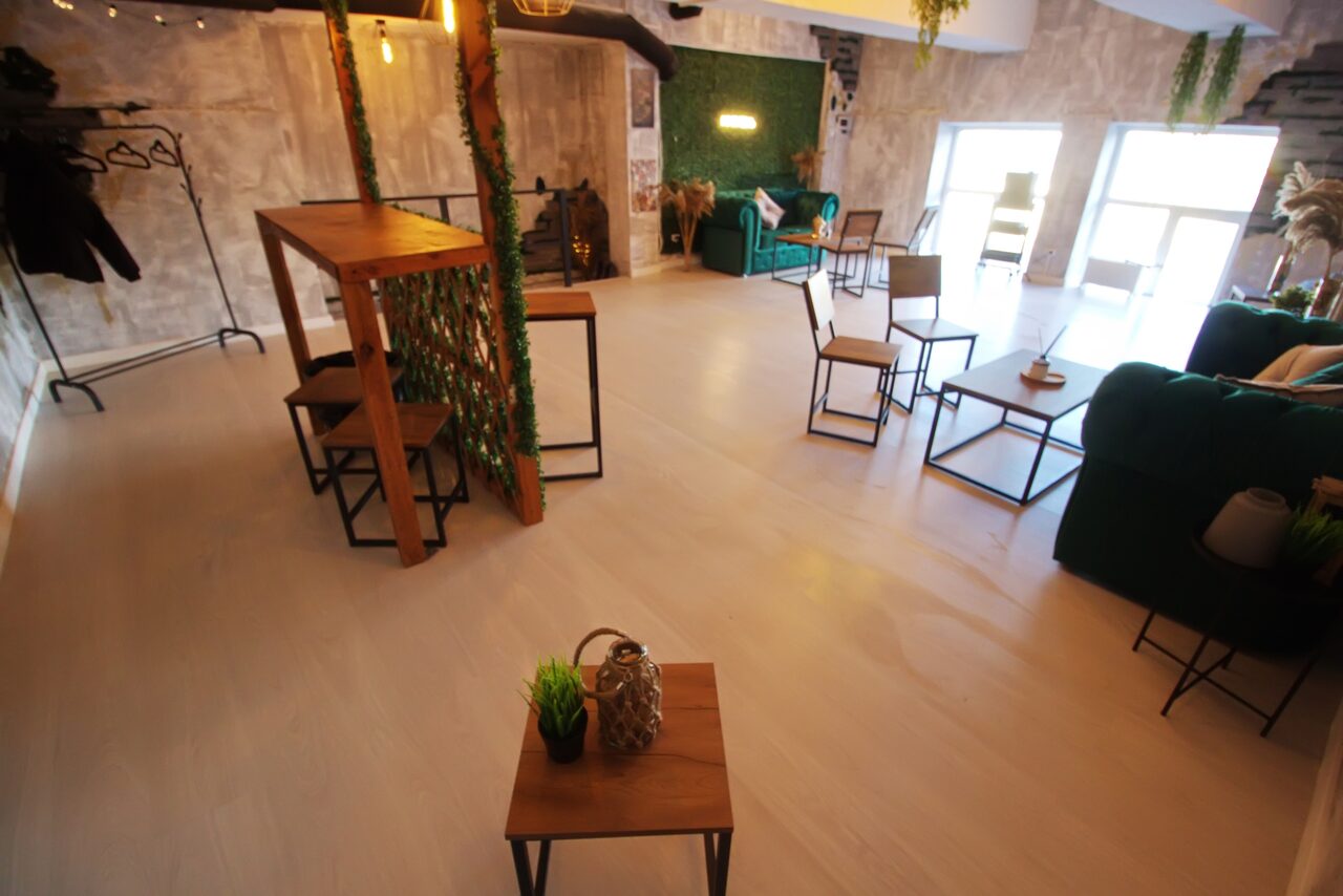 Арендовать Wood. Яркий и уютный лофт