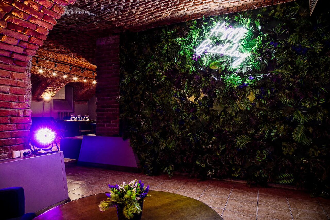 Арендовать Basement Loft New Holland. Пространство со сценой