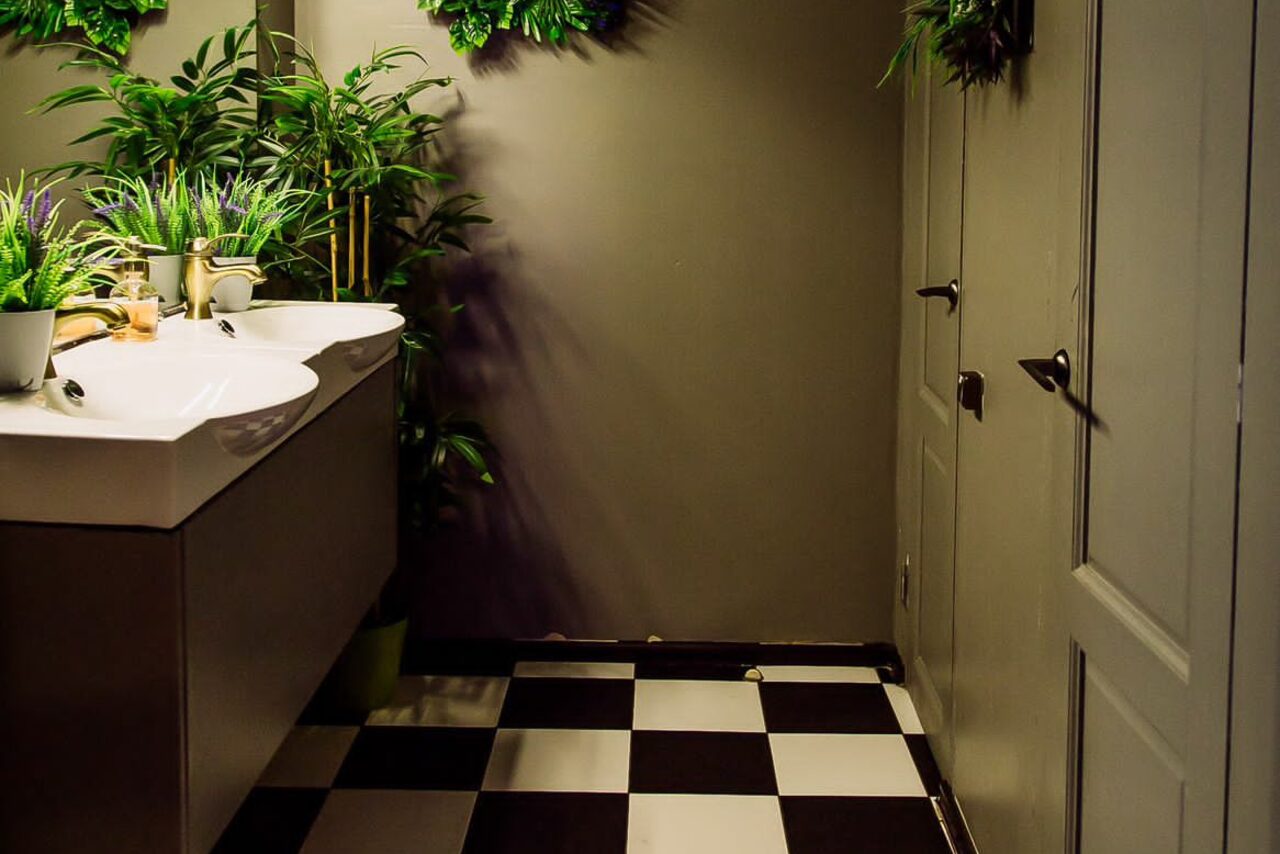 Арендовать Basement Loft New Holland. Пространство со сценой