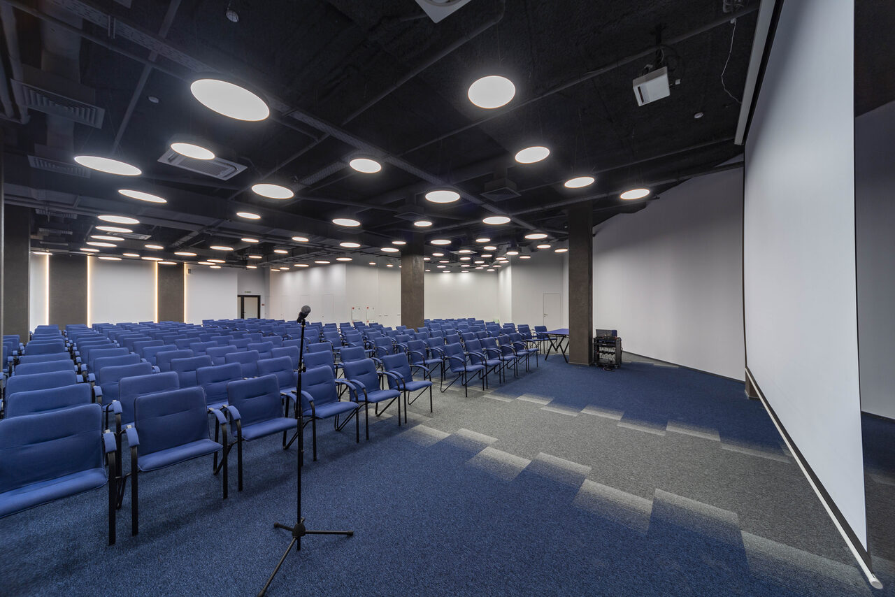 Арендовать Просторный конферец-зал