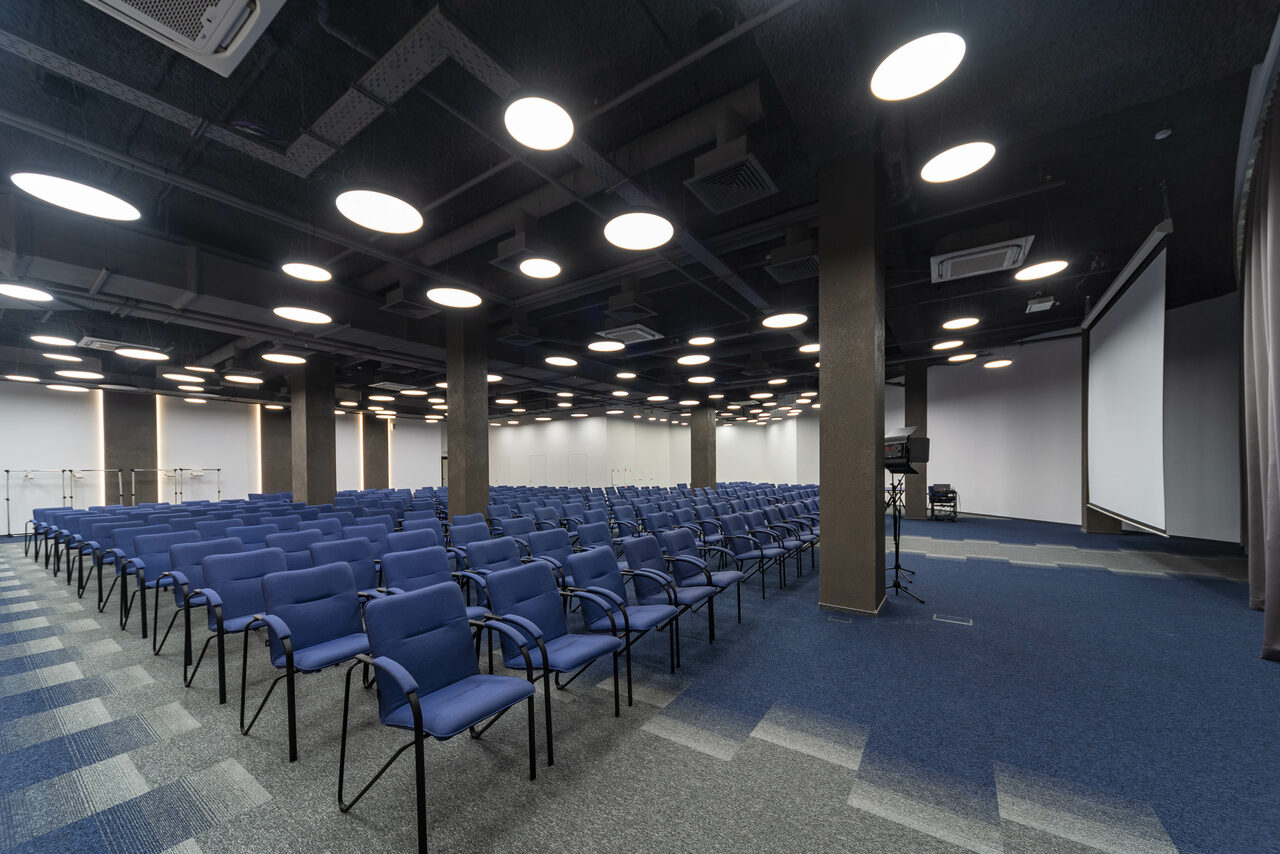 Арендовать Просторный конферец-зал