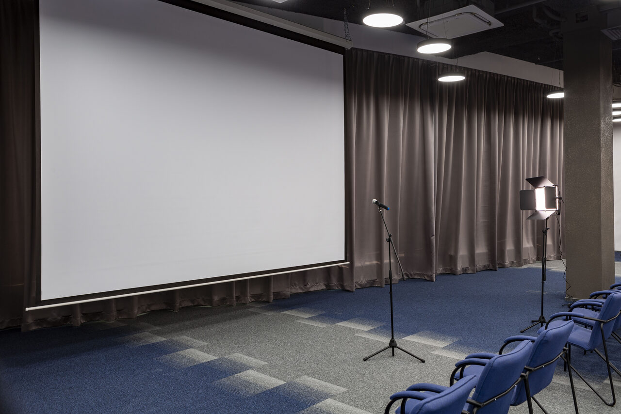 Арендовать Просторный конферец-зал