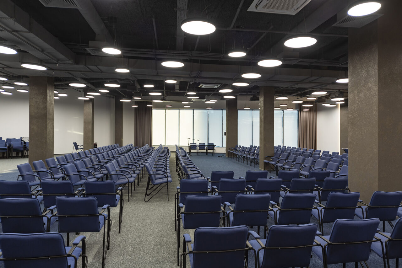 Арендовать Просторный конферец-зал