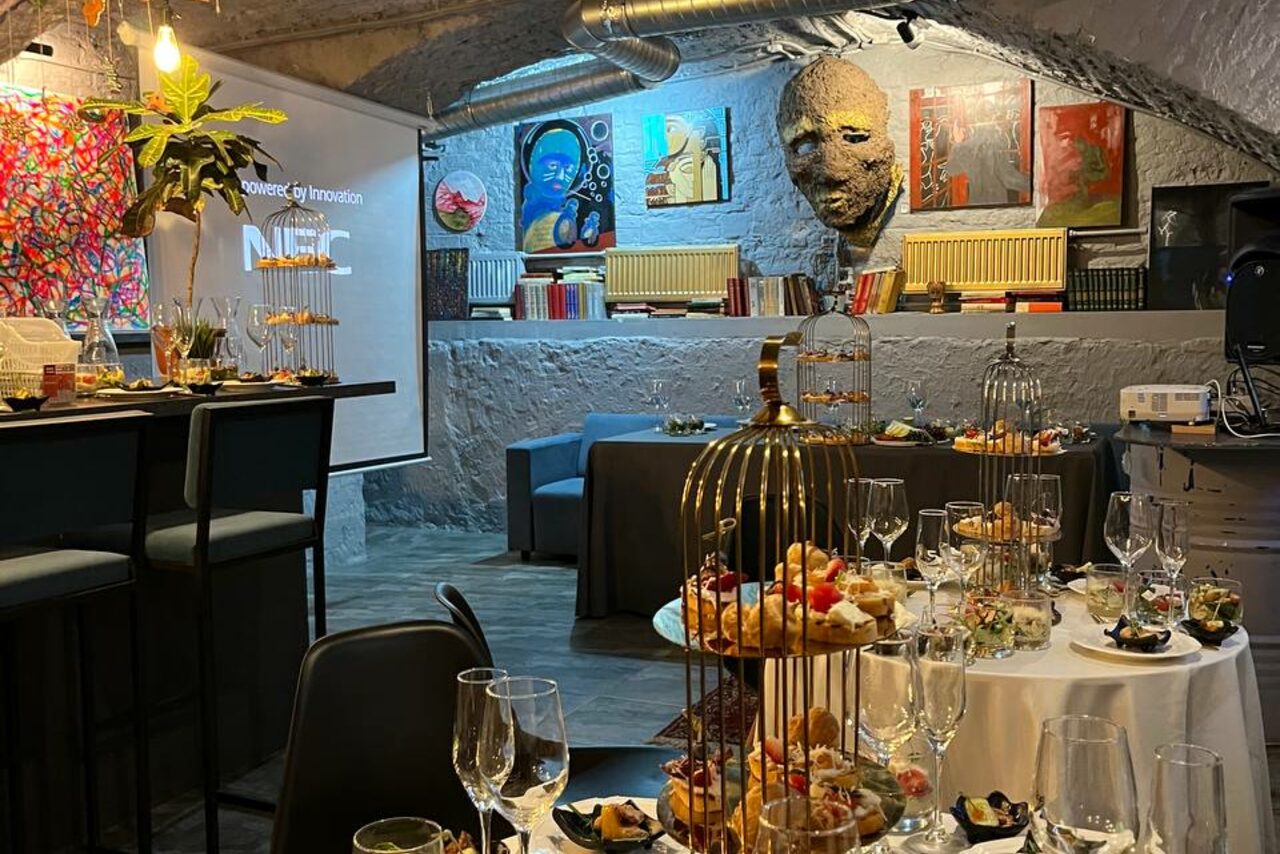 Арендовать Пространство L52. Белый зал для различных событий