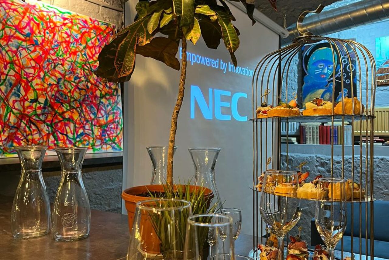 Арендовать Пространство L52. Белый зал для различных событий