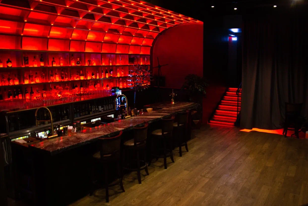 Арендовать Fantastique Ночной клуб с необычным интерьером