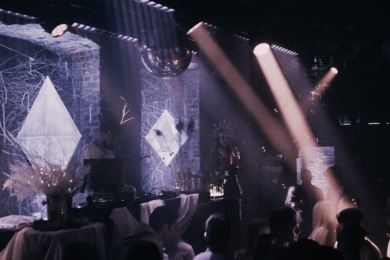 Арендовать Fantastique Ночной клуб с необычным интерьером