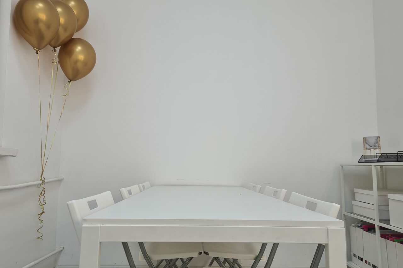 Арендовать Светлый кабинет для различных мероприятий