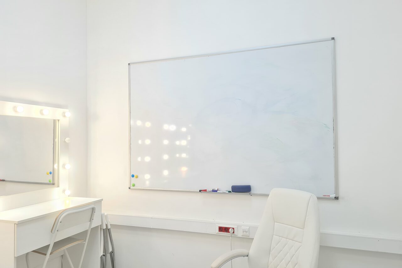 Арендовать Светлый кабинет для различных мероприятий