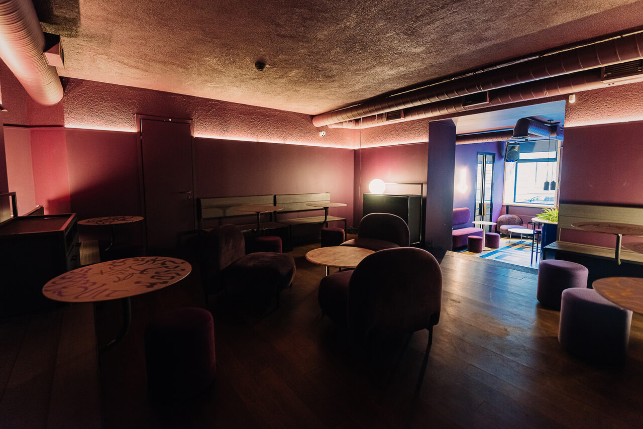 Арендовать Мама Тата Темный лофт с атмосферным освещением