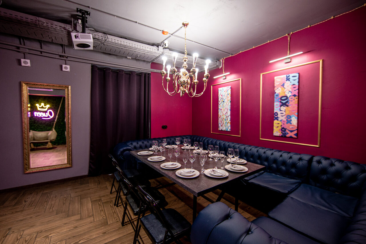 Арендовать Неоновый лофт-зал