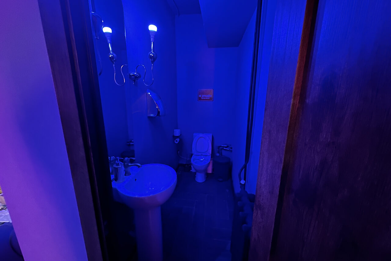 Арендовать Неоновый лофт-зал