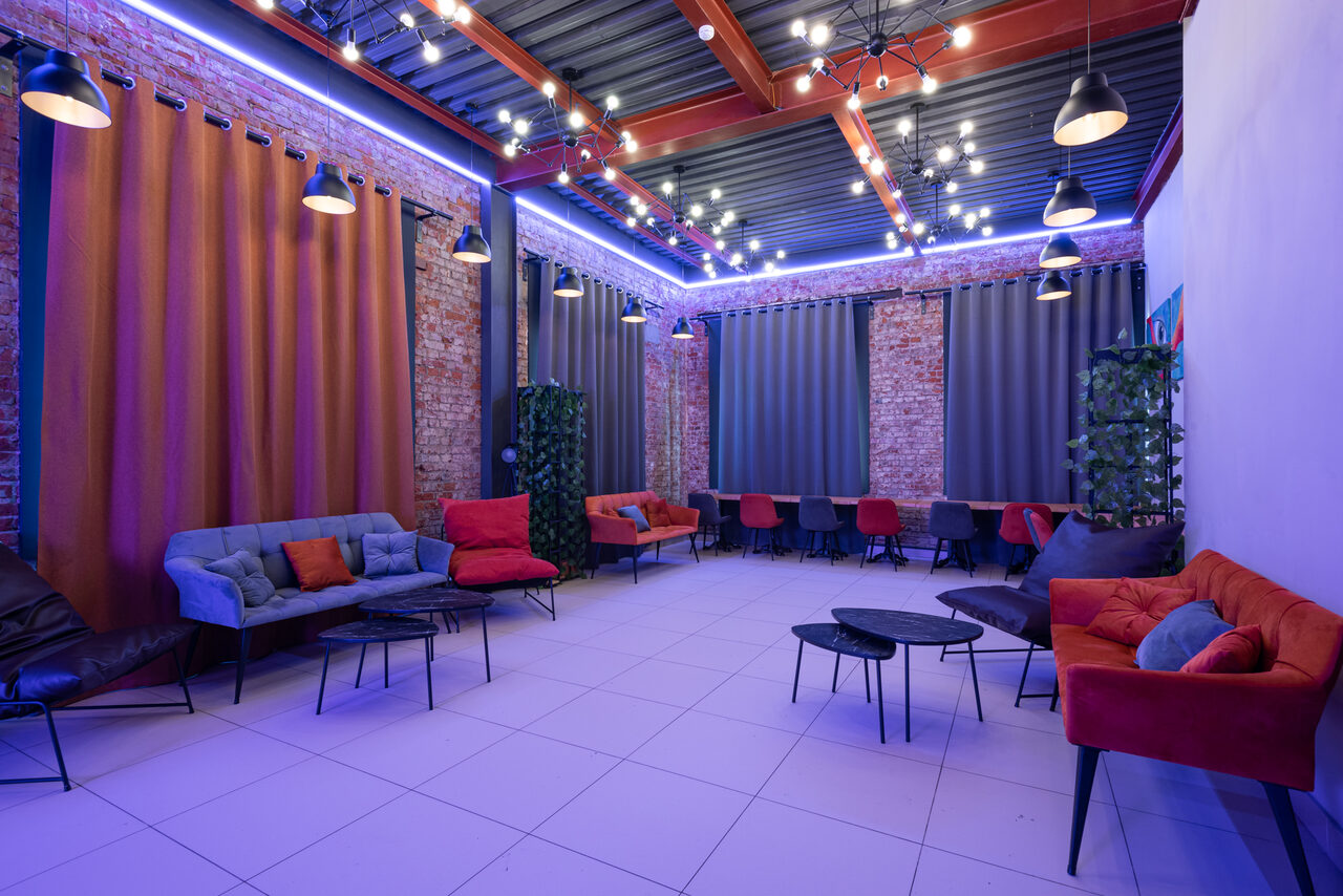 Арендовать Интерьерный зал в современном стиле