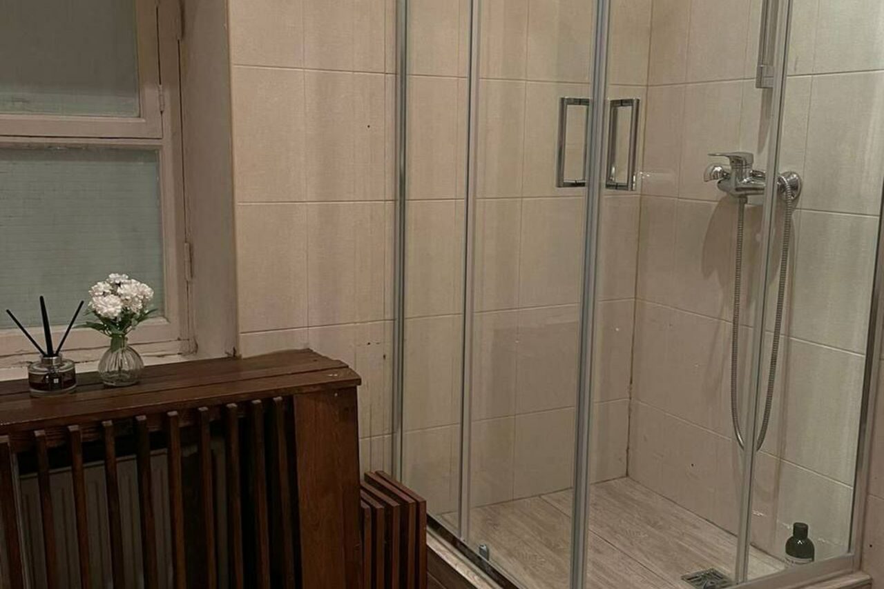 Арендовать Белый лофт со сводчатым потолком