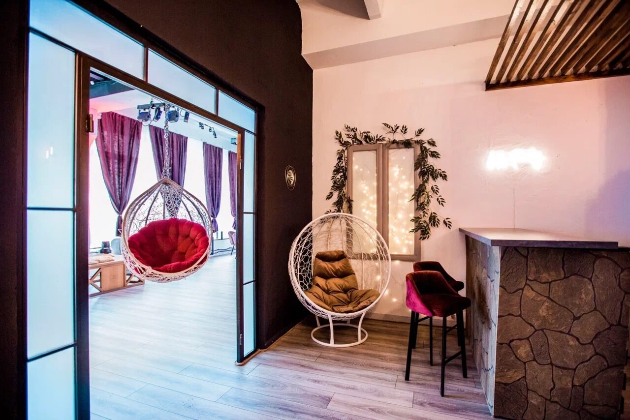 Арендовать Просторный лофт с панорамными окнами и циклорамой