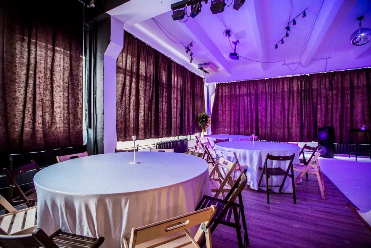 Арендовать Просторный лофт с панорамными окнами и циклорамой