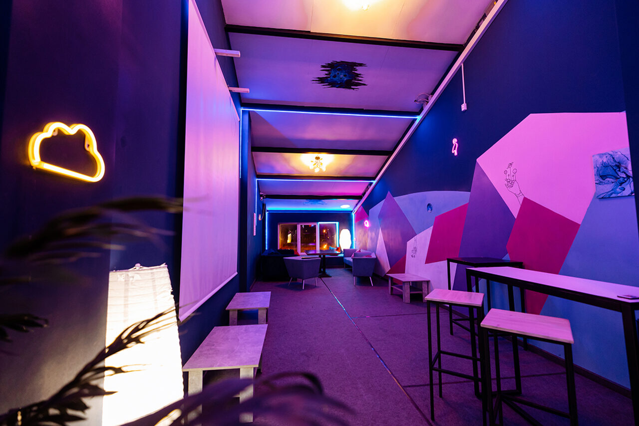 Арендовать Тёмный лофт для вечеринок 