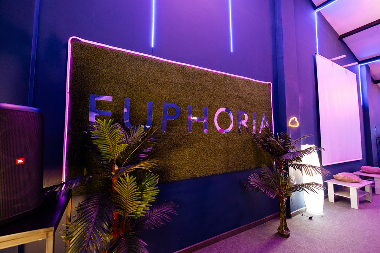 Арендовать Тёмный лофт для вечеринок 