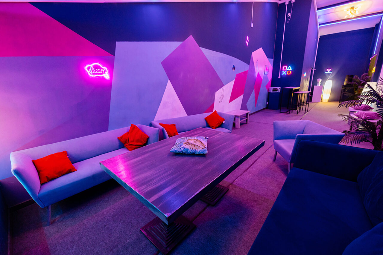 Арендовать Тёмный лофт для вечеринок 