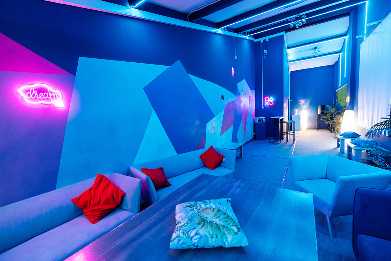 Арендовать Тёмный лофт для вечеринок 