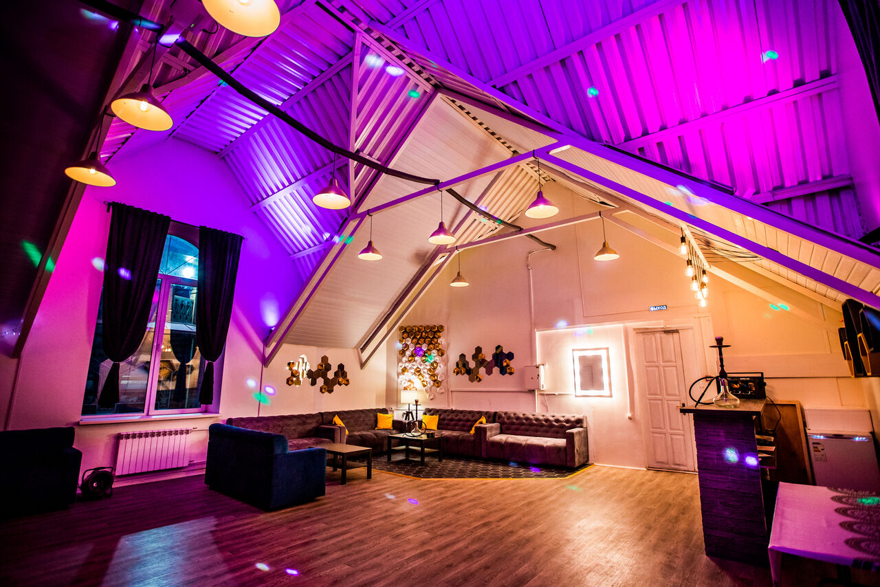 Арендовать Honey. EmpireLoft Стилизованный лофт с проектором