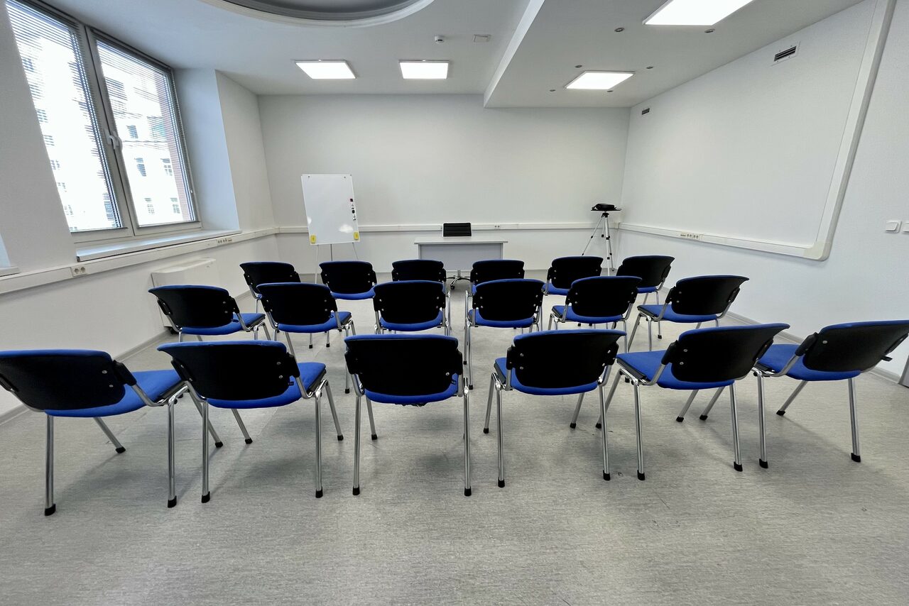 Арендовать Современный конференц-зал