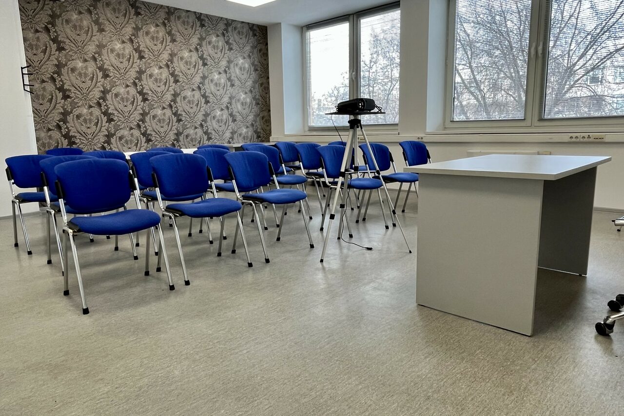 Арендовать Современный конференц-зал