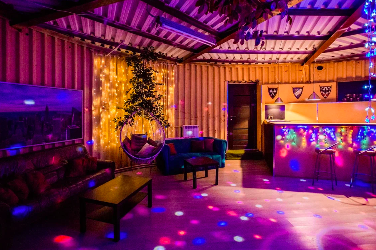 Арендовать EmpireLoft Светлый лофт с деревом на Партизанской