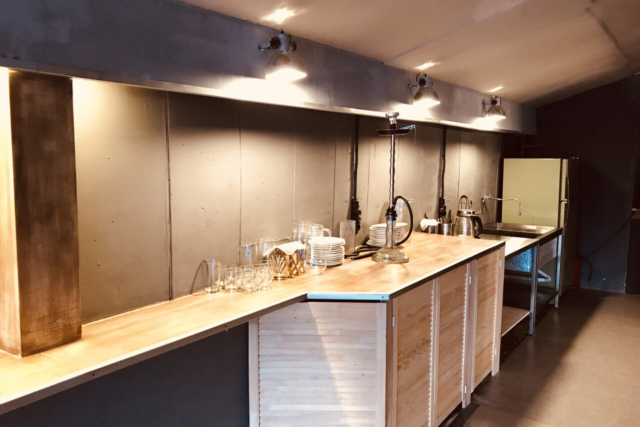 Арендовать Roof Hooty Place. Лофт-мансарда 