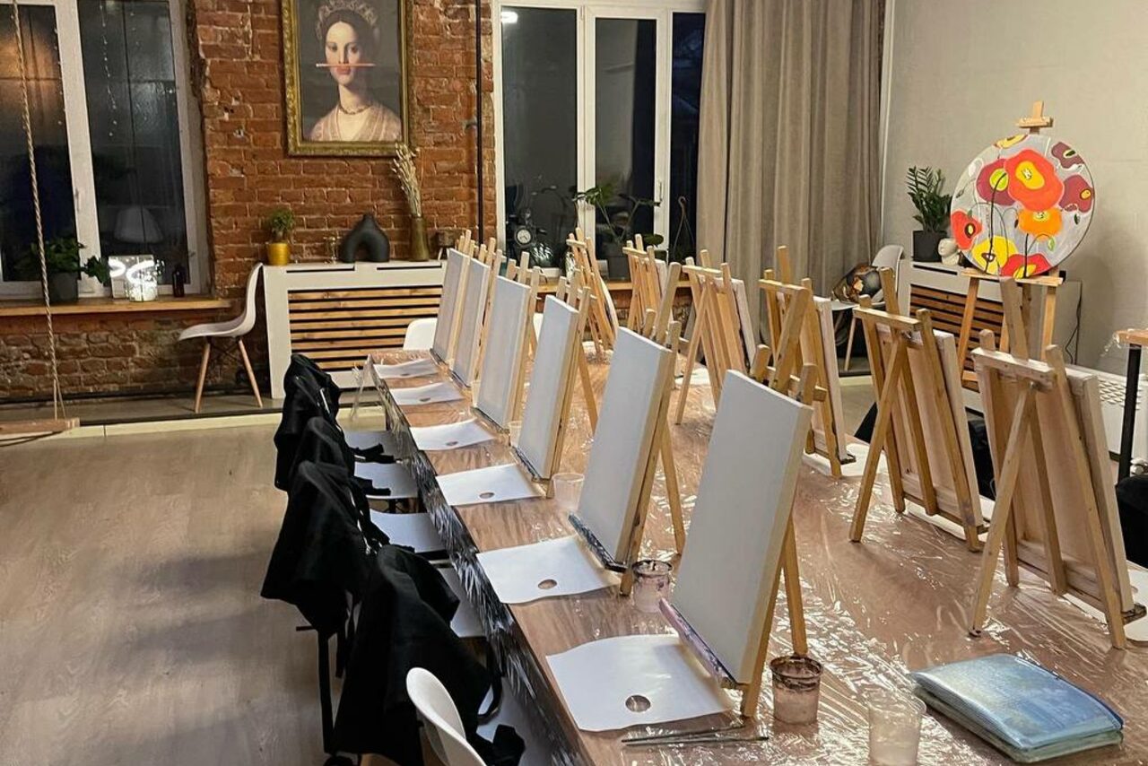 Арендовать Art loft Зонированное яркое пространство