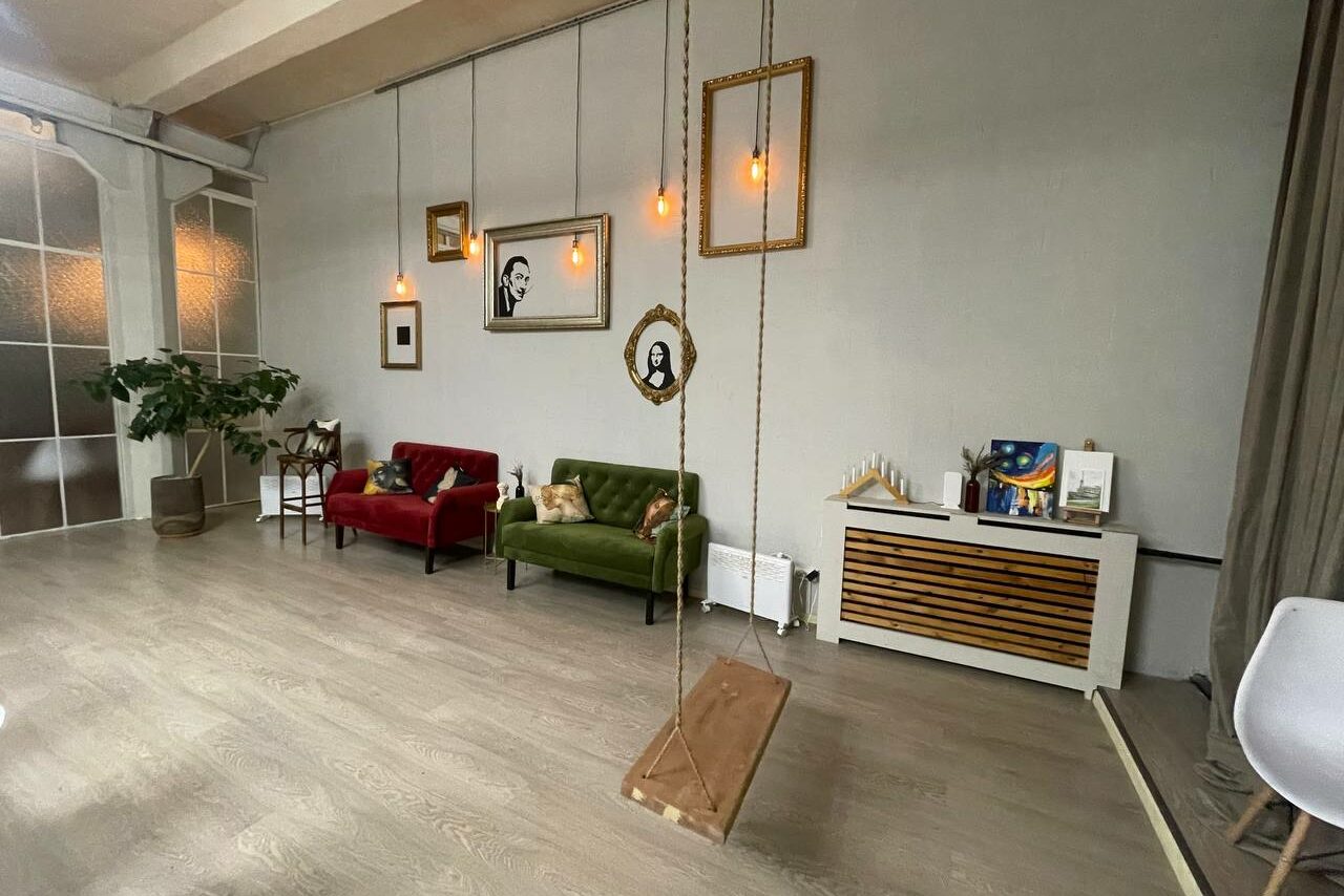 Арендовать Art loft Зонированное яркое пространство