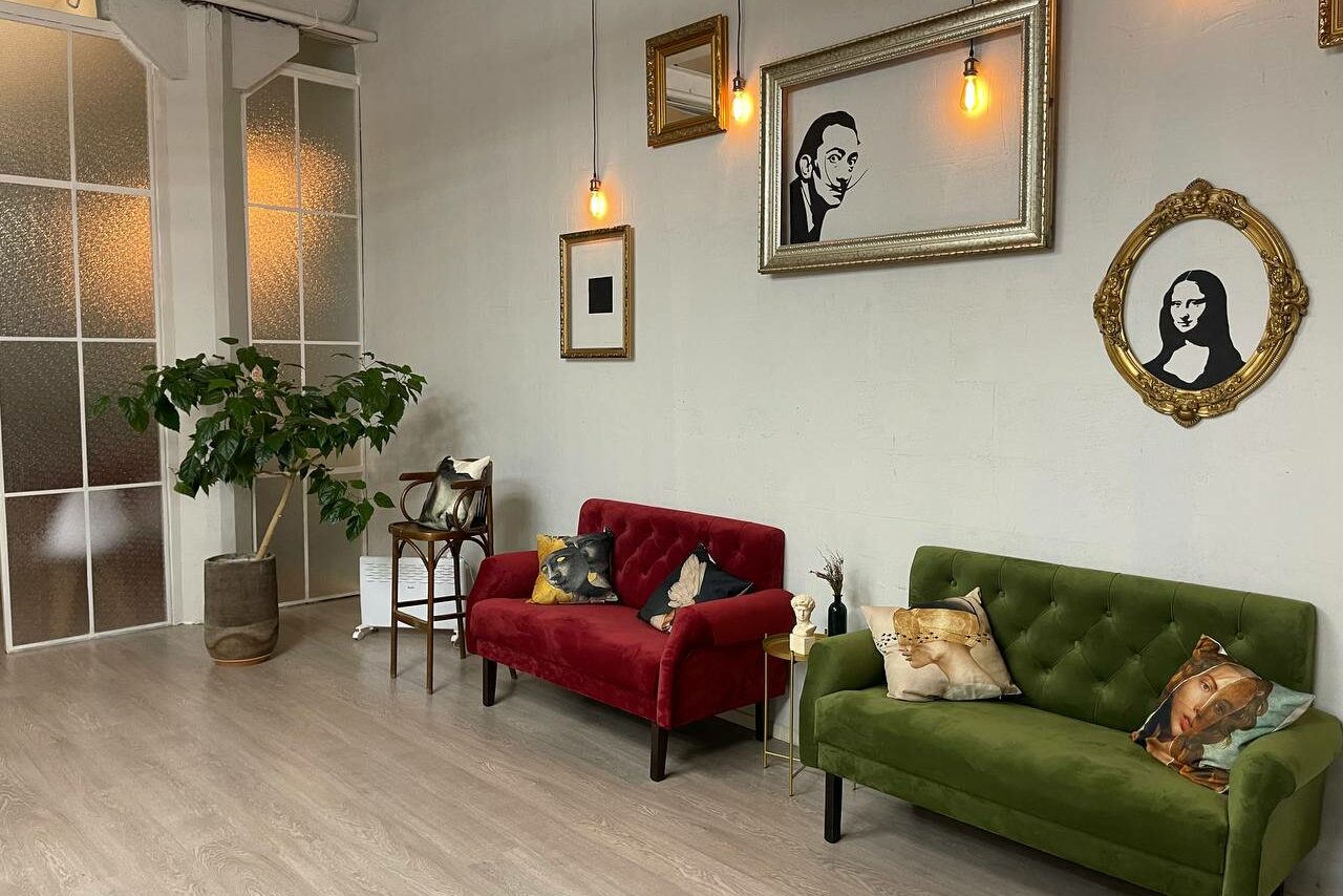 Арендовать Art loft Зонированное яркое пространство