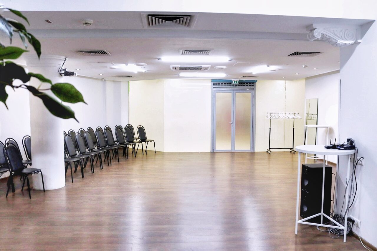 Арендовать Светлый мультиформатный лофт