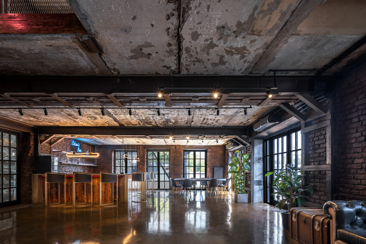 Арендовать GOELRO EDISON. Лофт для вечеринок с выходом на веранду