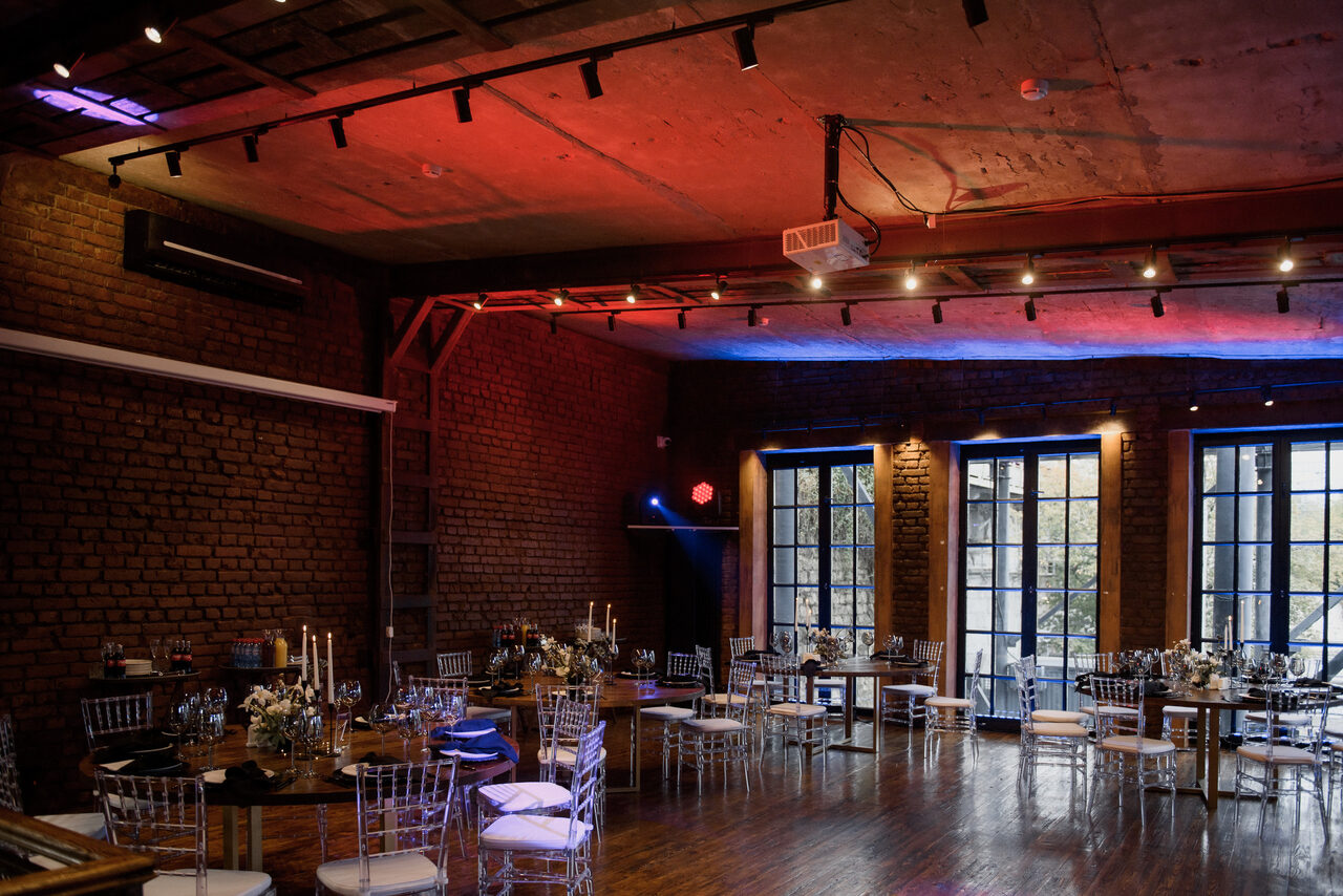 Арендовать GOELRO EDISON. Лофт для вечеринок с выходом на веранду