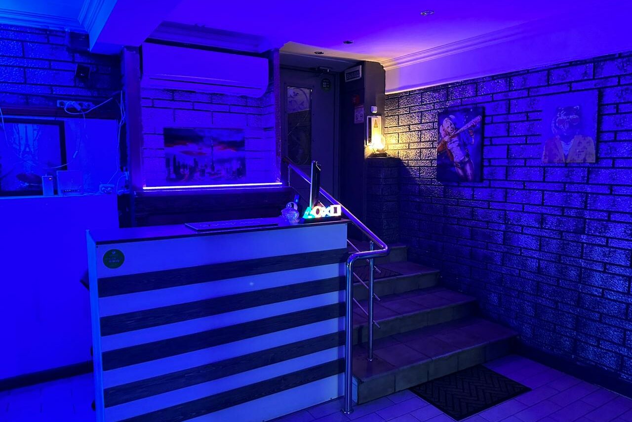 Арендовать B-13 Bar and Lounge