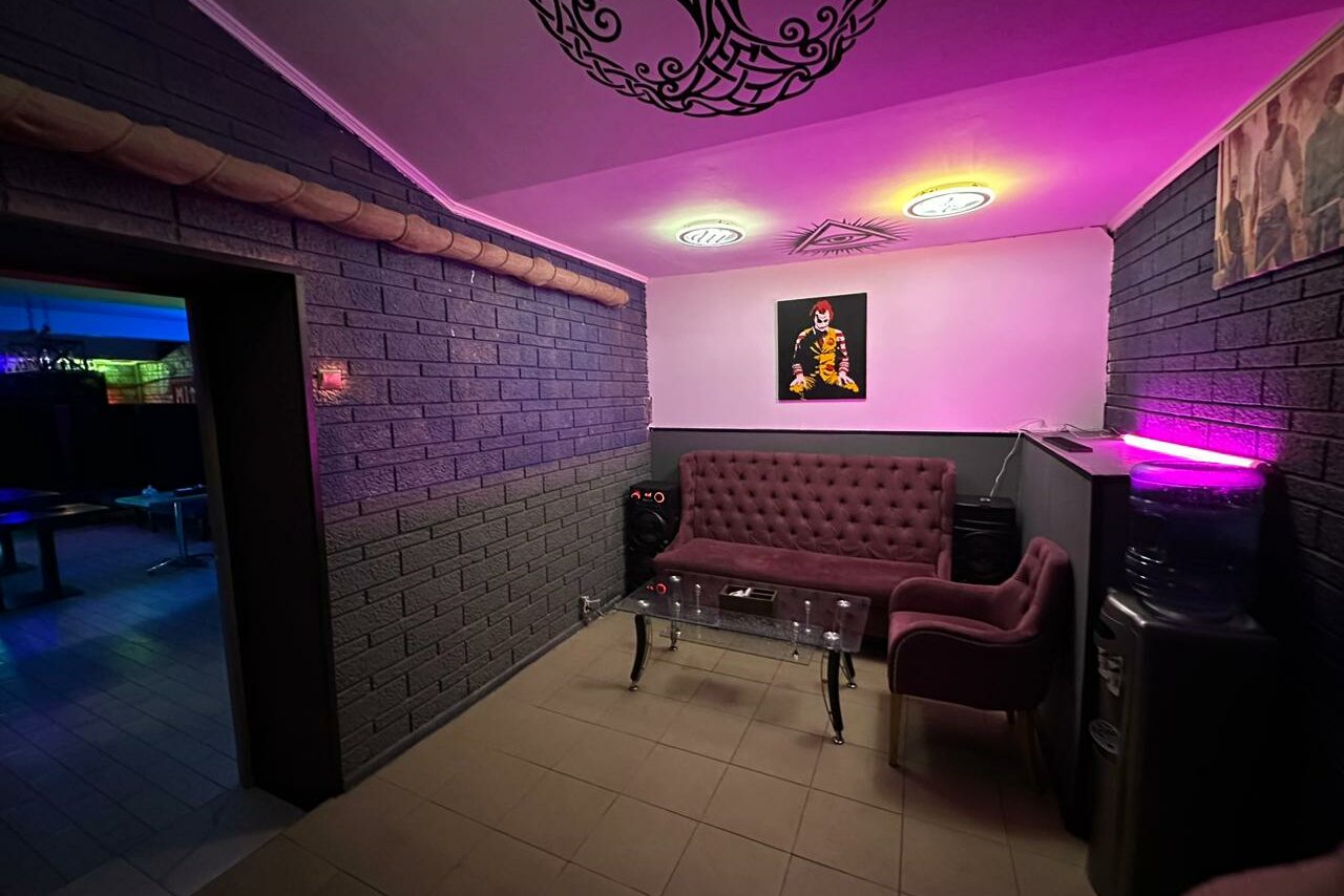 Арендовать B-13 Bar and Lounge