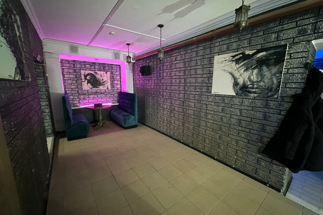 Арендовать B-13 Bar and Lounge