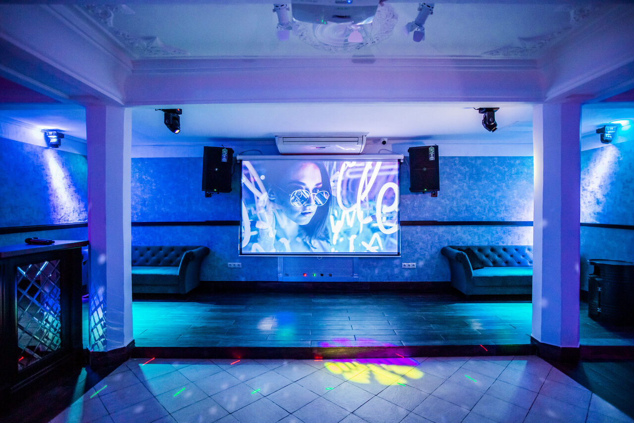 Арендовать Атмосферное пространство с зеркальным куполом