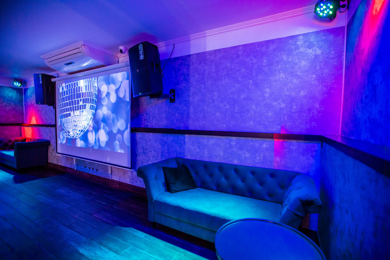 Арендовать Атмосферное пространство с зеркальным куполом