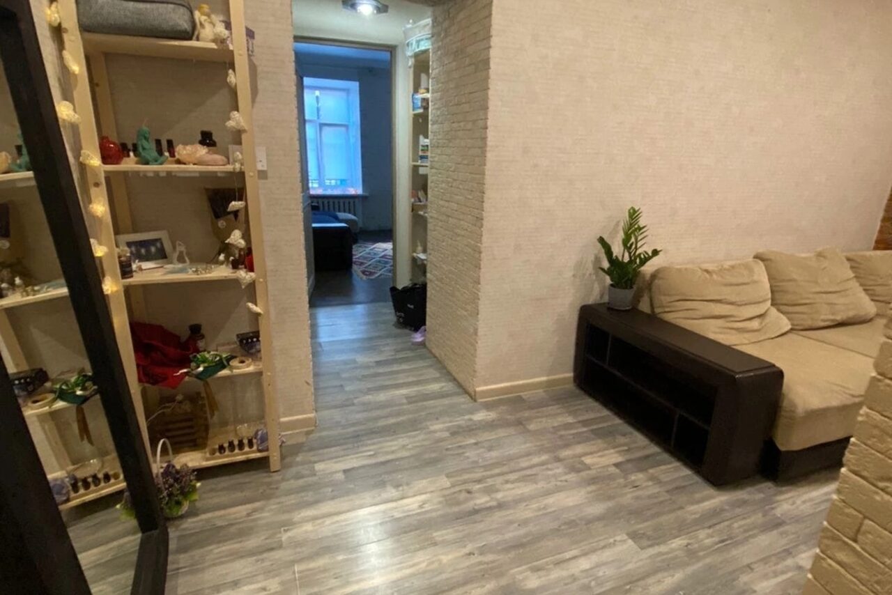 Арендовать Уютный зал в тёплых тонах