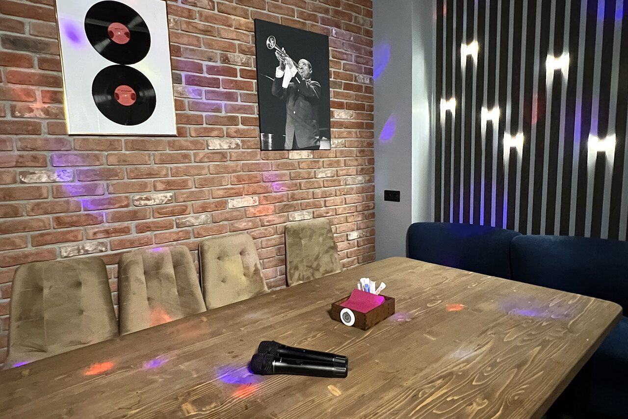 Арендовать VIP-зал с караоке