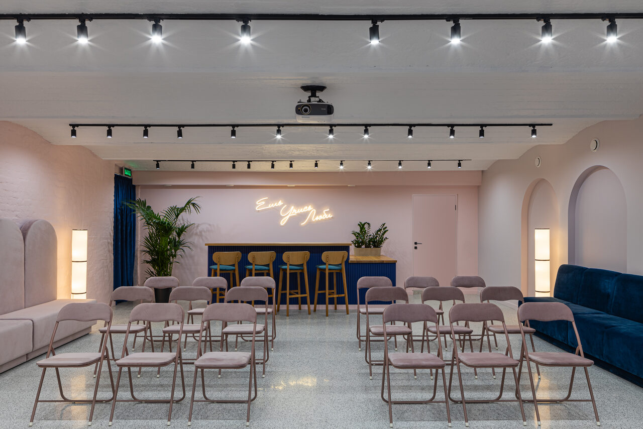 Арендовать Стилизованный лофт для деловых мероприятий